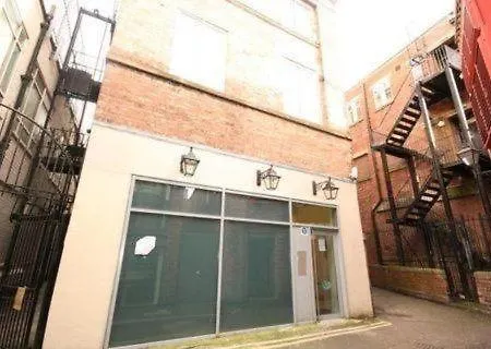 11 Popeshead Court